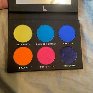 Laura Lee Los Angeles Party Animal Eyeshadow Palette - Vibrant Black and Pink